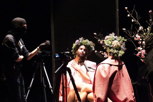 Es geht um die Dreiecksbeziehung zwischen K�nstlerIn, Kunstwerk und BetrachterIn