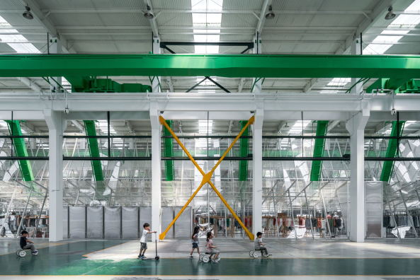 Umgebaute Textilfabrik in Changzhou von Atelier Archmixing