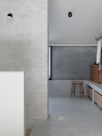 Betonwohnhaus von Whispering Smith in Perth