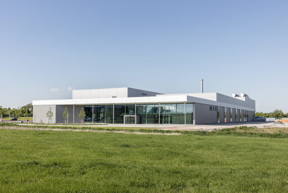 In der neuen Fabrik 4.0. der B. Braun Melsungen AG in Wilsdruff werden Blutwschefilter produziert.