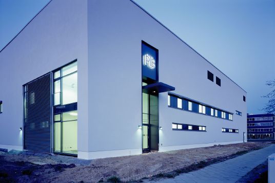 Laborneubau in Berlin-Adlershof eingeweiht