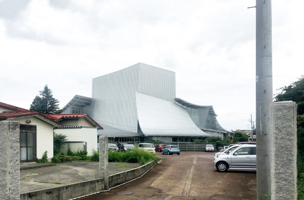 Kulturzentrum von SANAA in Tsuruoka