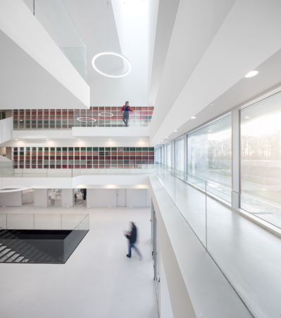 Institut von KAAN Architecten auf dem Campus Paris-Saclay