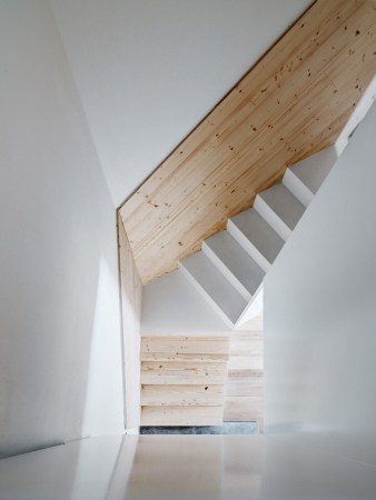 Wohnhausumbau in Madesimo von Enrico Scaramellini