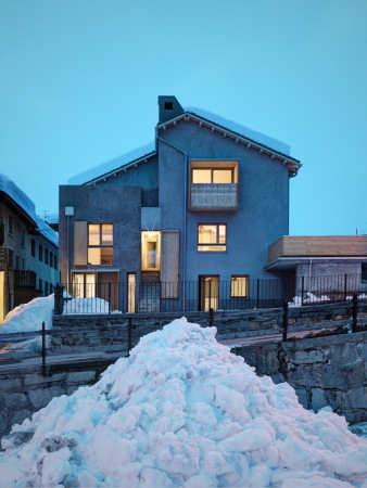 Wohnhausumbau in Madesimo von Enrico Scaramellini