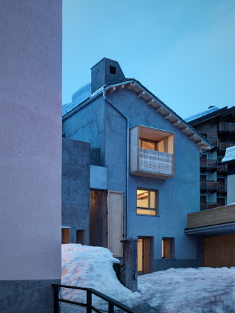 Wohnhausumbau in Madesimo von Enrico Scaramellini