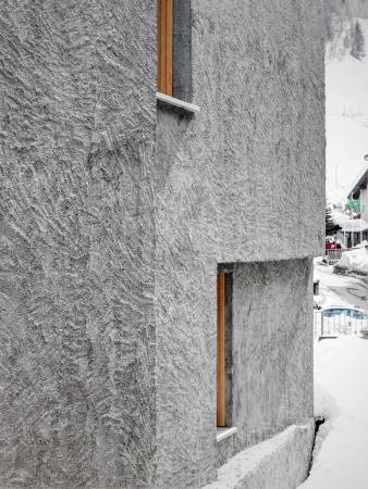 Wohnhausumbau in Madesimo von Enrico Scaramellini