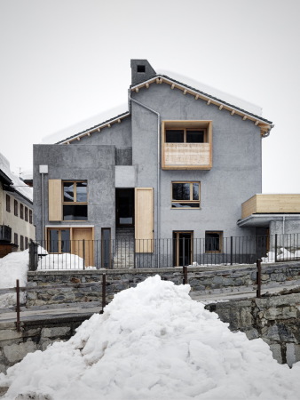 Wohnhausumbau in Madesimo von Enrico Scaramellini