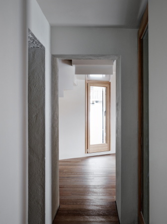 Enrico Scaramellini fhrte beide Baukrper mit minimalen Eingriffen zusammen...