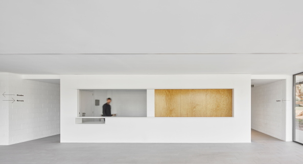 Erweiterung einer Sporthalle bei Tarragona von NAM