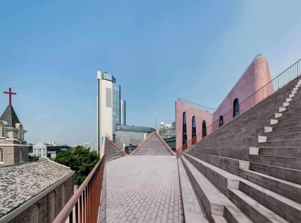 Gemeindezentrum in Sdchina von INUCE