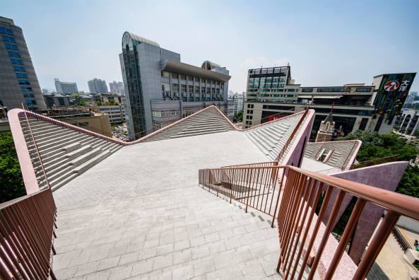 Gemeindezentrum in Sdchina von INUCE