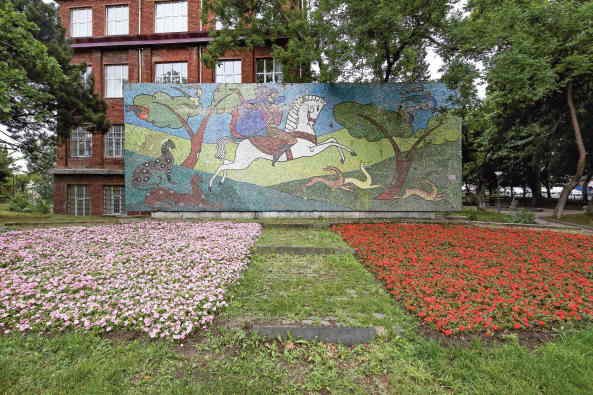 Dekorativwand, Kukuri Zeretel, Tbilisi Ende 1960er Jahre, aus Mosaiken der Sowjetmoderne