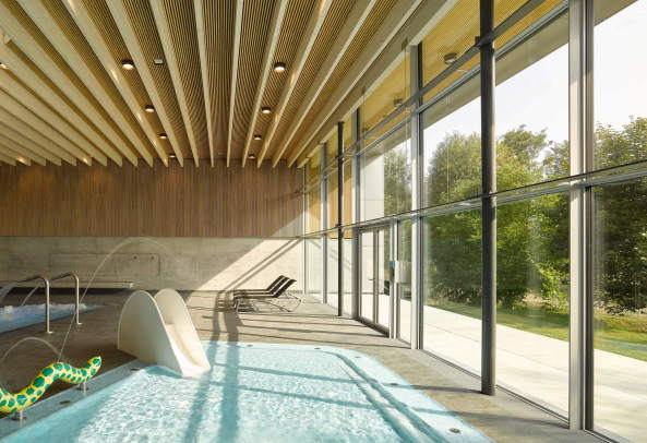 Hallenbad bei Karlsruhe von 4a Architekten