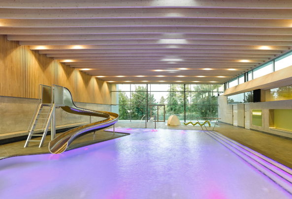 Hallenbad bei Karlsruhe von 4a Architekten