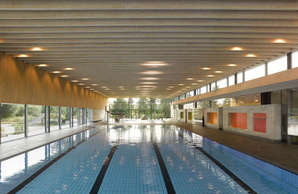 Hallenbad bei Karlsruhe von 4a Architekten