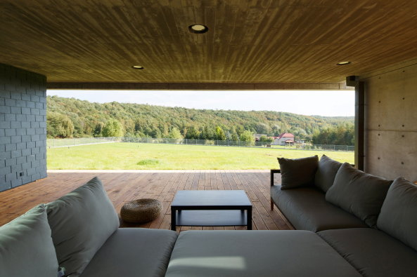 Wohnhaus in Krostoszowice von RS+ Robert Skitek