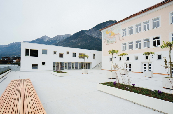 Lobende Erwhnung: Volksschule Absam Dorf, Absam, 2013  2016, von cShenker Salvi Weber Architekten