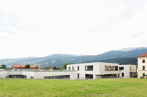 Lobende Erwhnung: Volksschule Absam Dorf,  2013  2016, von Schenker Salvi Weber Architekten
