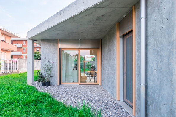 Einfamilienhaus in Oberitalien von OASI Architects