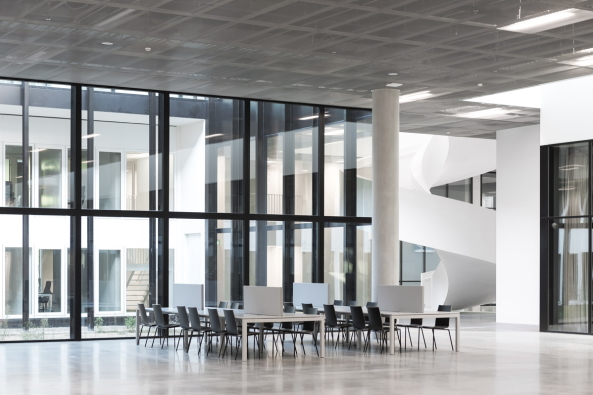 Unigebude in Tilburg von KAAN