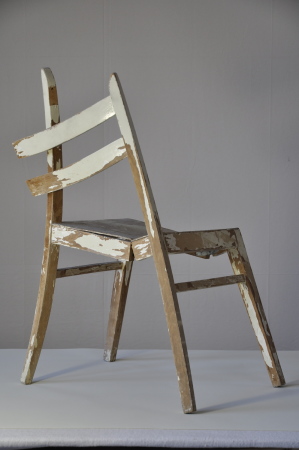 Ohne Titel (Alter Stuhl), Kchenstuhl manipuliert, 1988