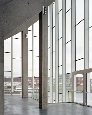 Sporthalle in Calais von Bureau faceB