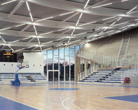Sporthalle in Calais von Bureau faceB