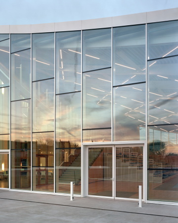 Sporthalle in Calais von Bureau faceB