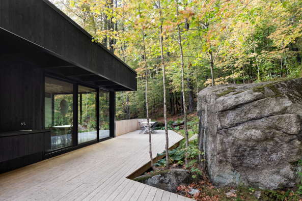 Holzhaus in Quebec von Atelier Gnral