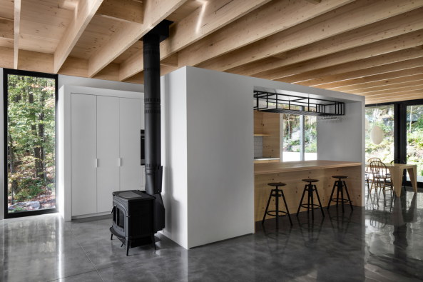 Holzhaus in Quebec von Atelier Gnral