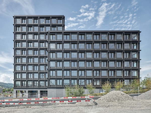 Brohochhaus bei Zug von Burkard Meyer