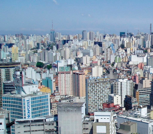 ber 12 Millionen Menschen leben in Sao Paolo.