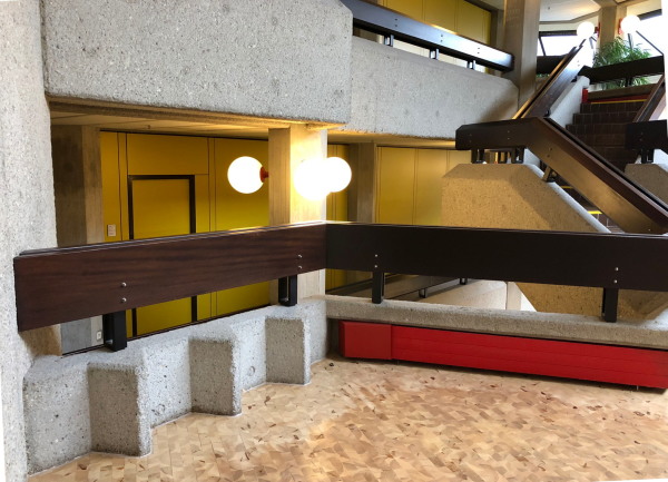 Rathaus Ahlen: Details in der Foyerzone - Architekten: Brigitte + Christoph Parade (Dsseldorf), 1974-82 (c) Stefan Rethfeld