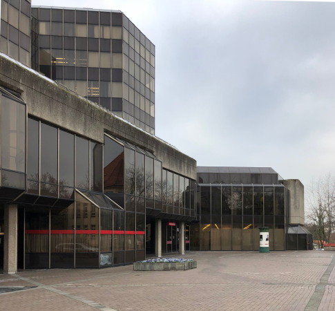 Rathaus Ahlen: Gestaffeltes Volumen zum Rathausplatz - Architekten: Brigitte + Christoph Parade (Dsseldorf), 1974-82 (c) Stefan Rethfeld