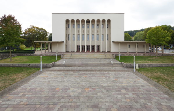 Hallenumbau in Bielefeld von Wannenmacher + Mller