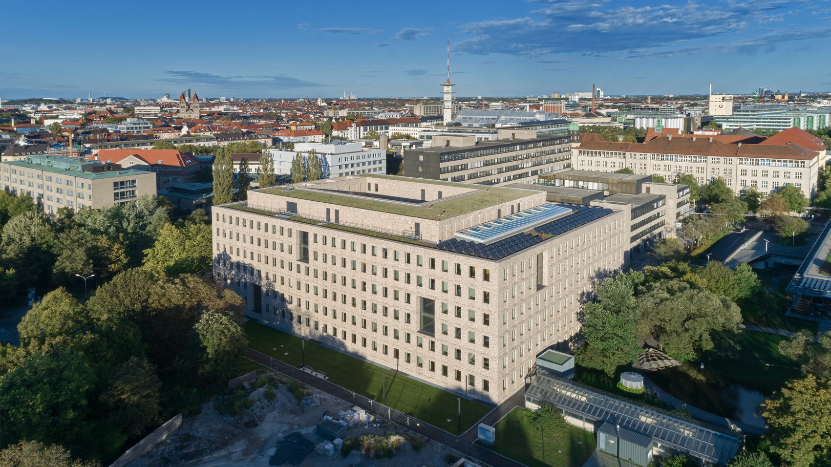 Finanzamt In Munchen Von Bar Stadelmann Stocker Erholung Im Beamtengarten Architektur Und Architekten News Meldungen Nachrichten Baunetz De