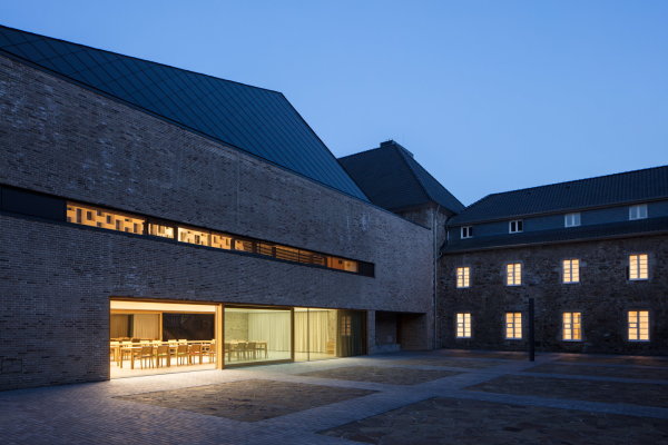 Gernot Schulz komplettiert Haus Altenberg im Bergischen Land