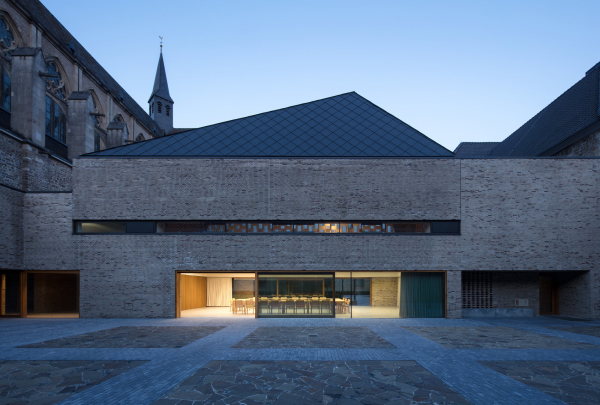 Gernot Schulz komplettiert Haus Altenberg im Bergischen Land