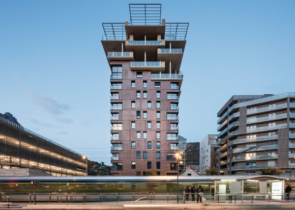 Wohnhochhaus von duard Franois in Grenoble