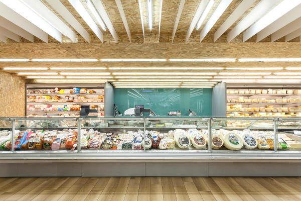 Supermarktumbau von KLAB architecture in Athen