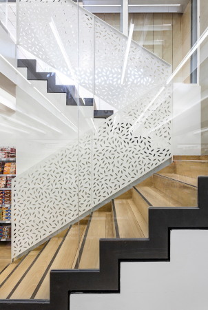 Supermarktumbau von KLAB architecture in Athen