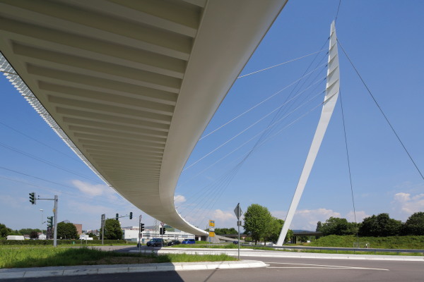 Fugngerbrcke in Lahr von Henchion + Reuter Architekten