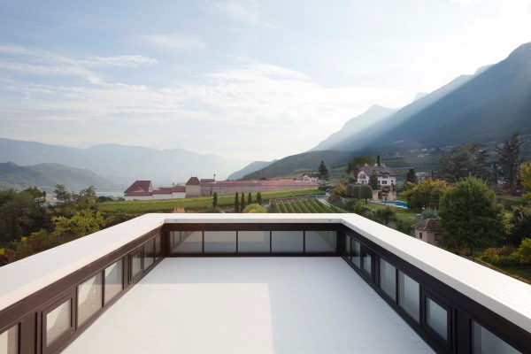 Bibliothek von Schiefer Tschoell und Walter Angonese