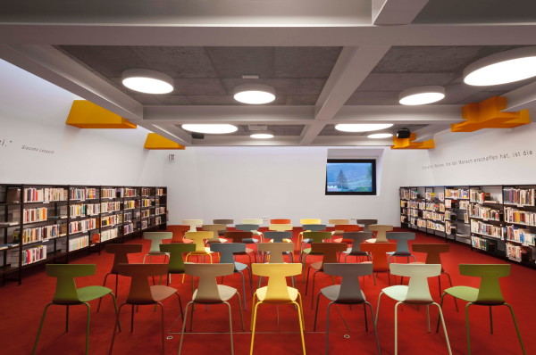 Bibliothek von Schiefer Tschoell und Walter Angonese