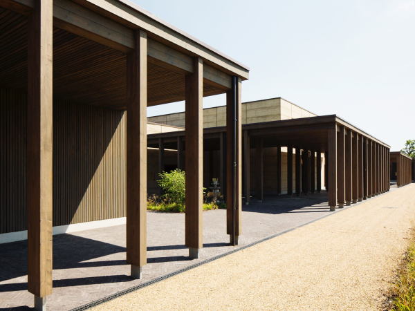 Jdische Trauerhalle von Waugh Thistleton Architects bei London