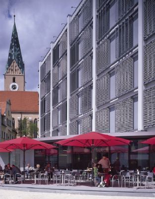Neuer Rathausplatz in Ingolstadt freigegeben