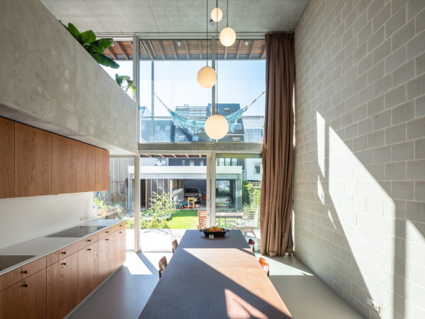 Drei-Generationenhaus in Amsterdam von BETA