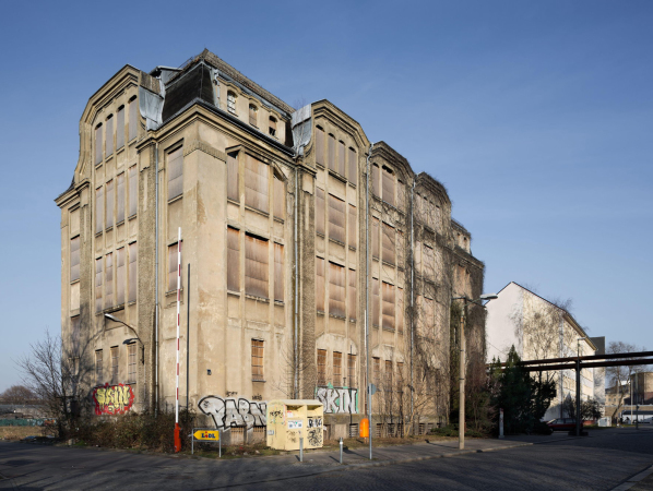 Die Villa Heike in Berlin-Hohenschönhausen im Jahr 2015: verriegelt