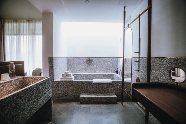Ein Ort, an dem Wasser eine so entscheidende Rolle fr die Atmosphre spielt, ist natrlich auch mit wohl durchdachten Badezimmern ausgestattet.